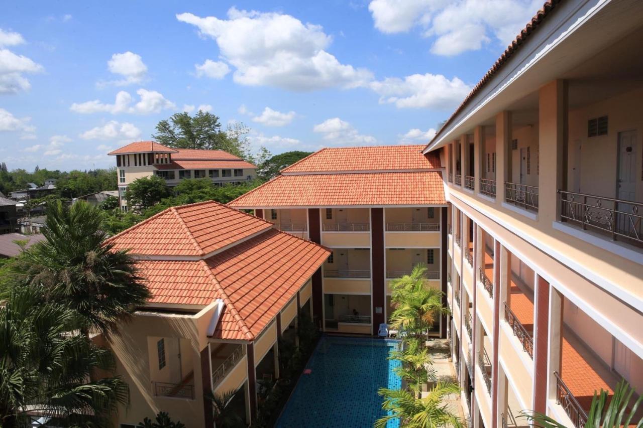 Nattidaplace Hotel Chiangmai Chiang Mai Bagian luar foto