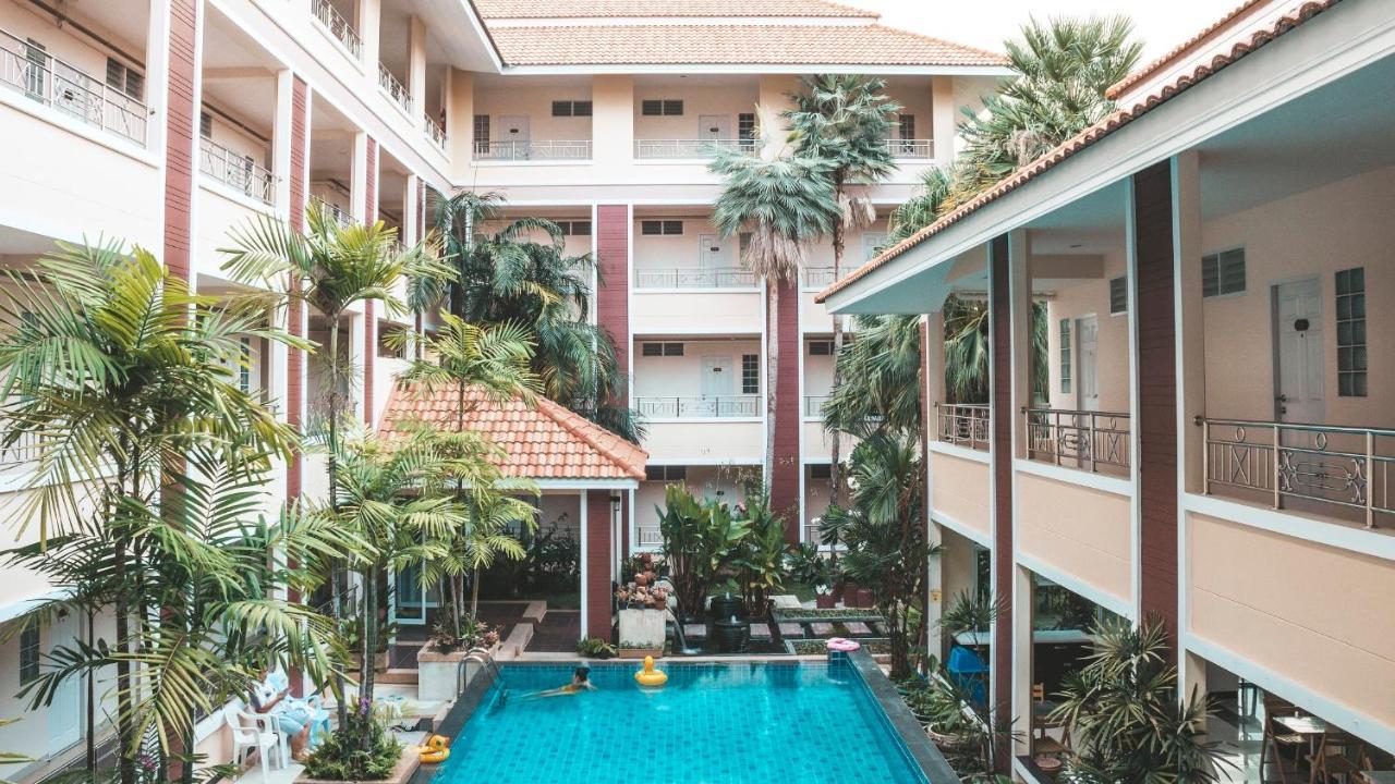 Nattidaplace Hotel Chiangmai Chiang Mai Bagian luar foto